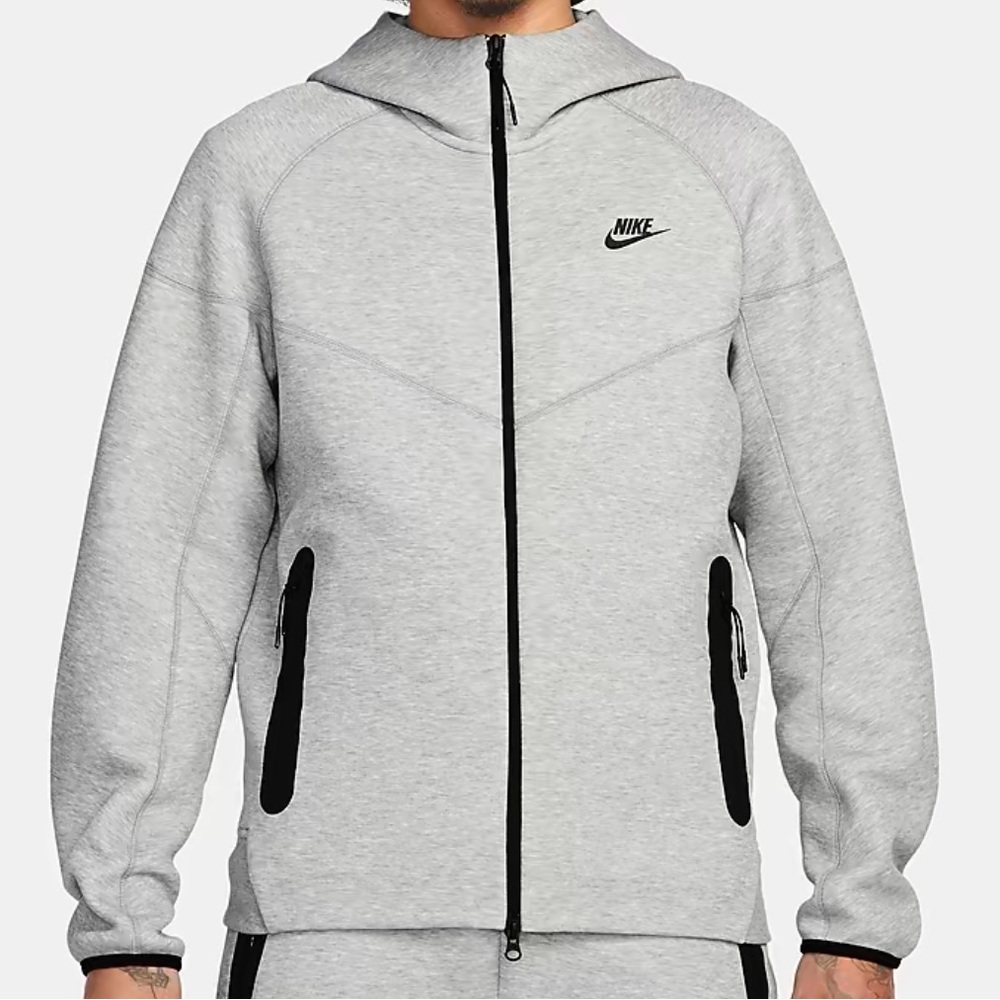 Nike Sportswear Tech Fleece Windrunner
Men's Full-Zip Hoodie